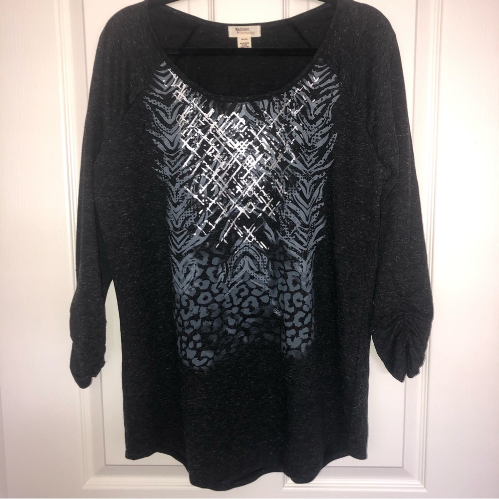 Madison & Berkeley Top Black Silver Foil Printed Front & Rusched Sleeves ~ Sz 1X
